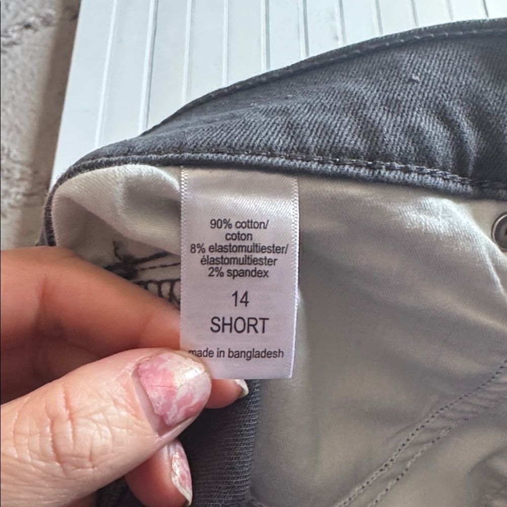 M Jeans By Maurices Charcoal Straight Leg Jeans Short - Picture 10 of 10